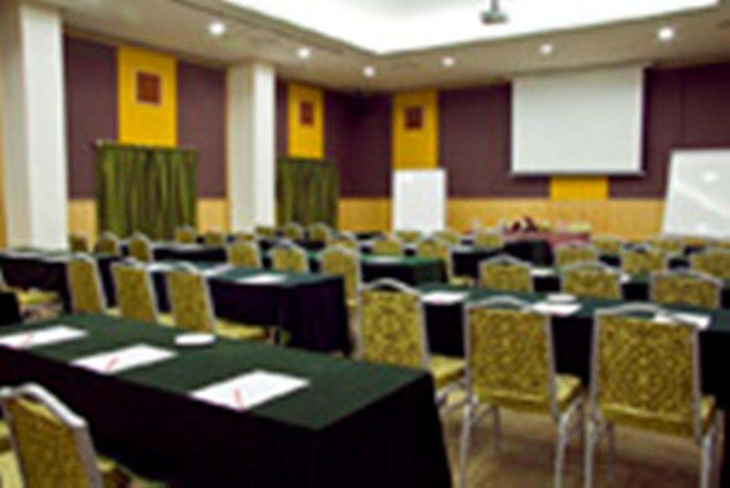 Thistle Port Dickson Resort מראה חיצוני תמונה A conference room